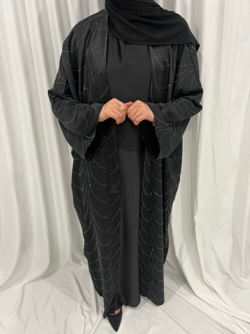 Ensemble noir en satin orné de strass [Lyra]