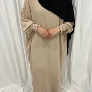 Abaya beige aux poignets froncés [Delya]