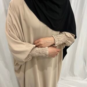 Abaya beige aux poignets froncés [Delya]