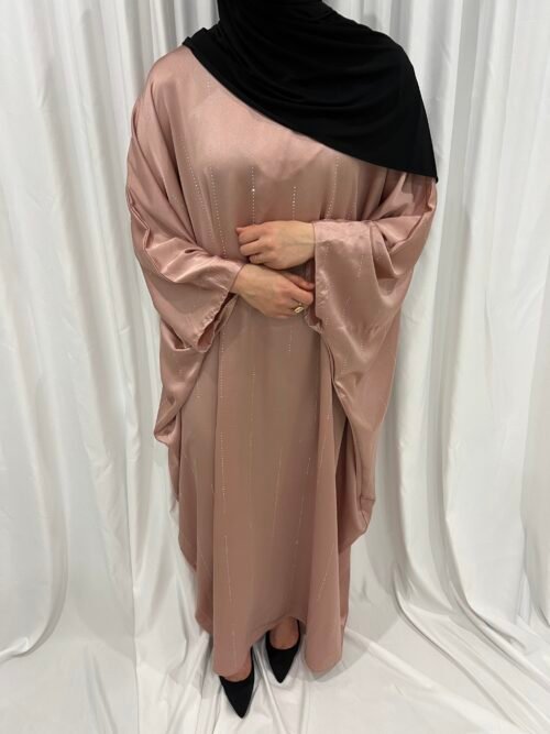 Abaya rose en satin ornée de strass [Nour]