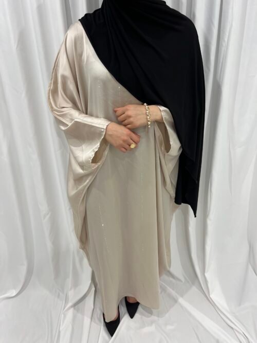 Abaya beige en satin ornée de strass [Nour]